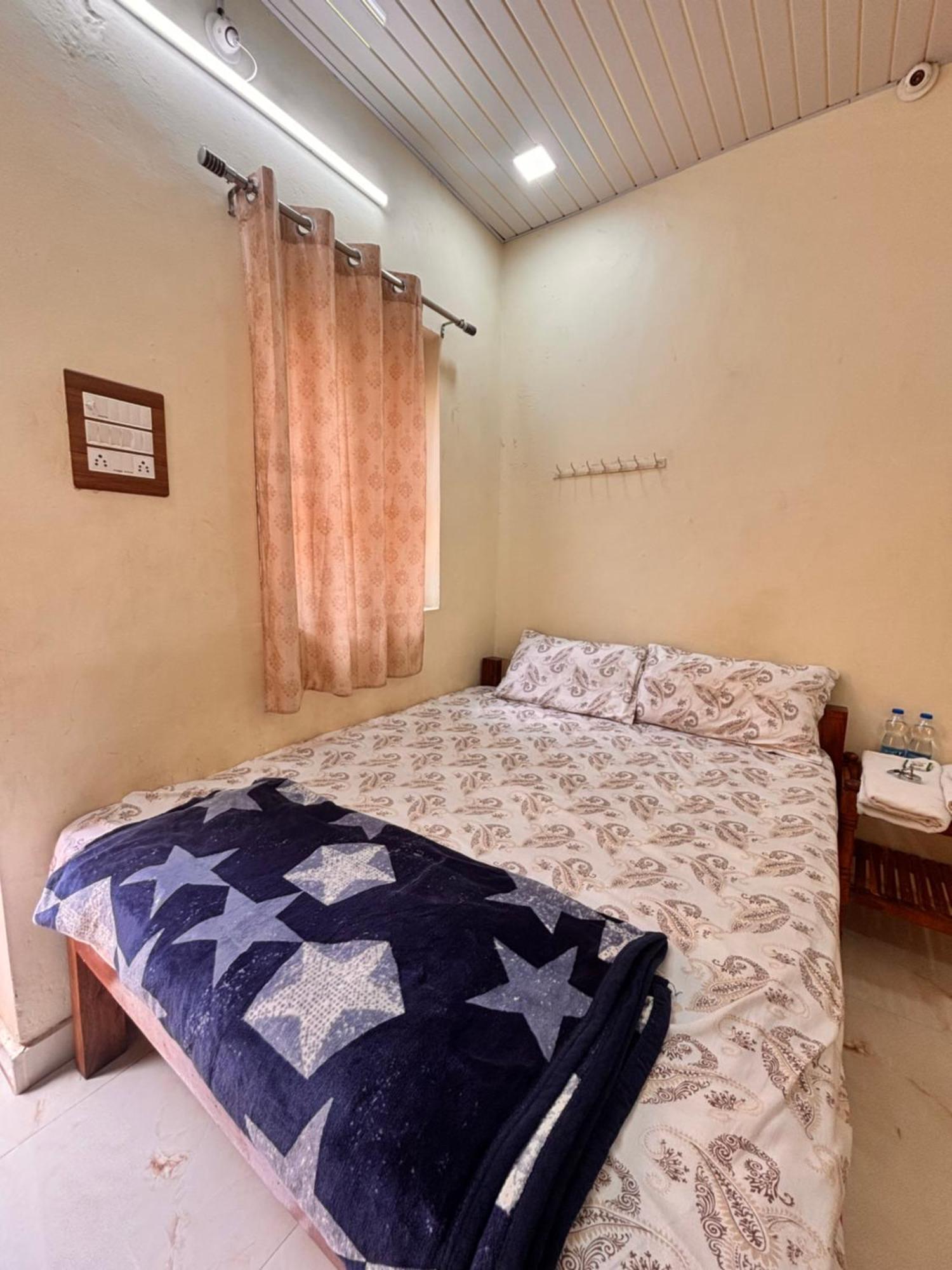 Mahesh Guest House Hampi Exterior foto